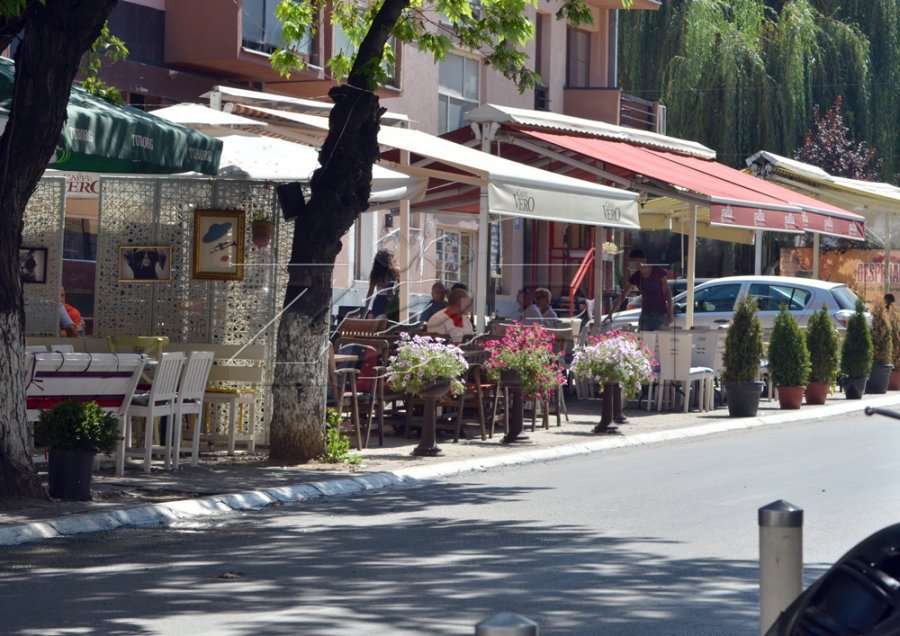 Gastronomët akuzojnë Policinë dhe inspektorët se po punojnë kundër tyre