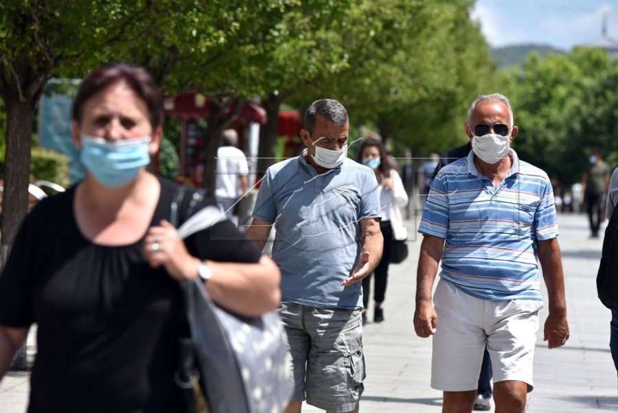 Syla: Ekziston rreziku nga vala e re e pandemisë në Kosovë
