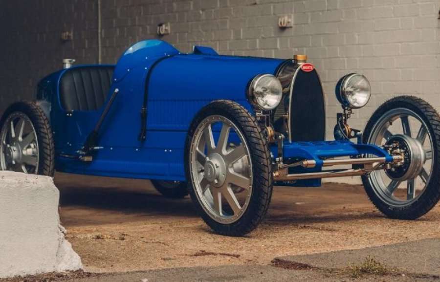 “Bugatti” prodhon makinën minielektrike për fëmijë