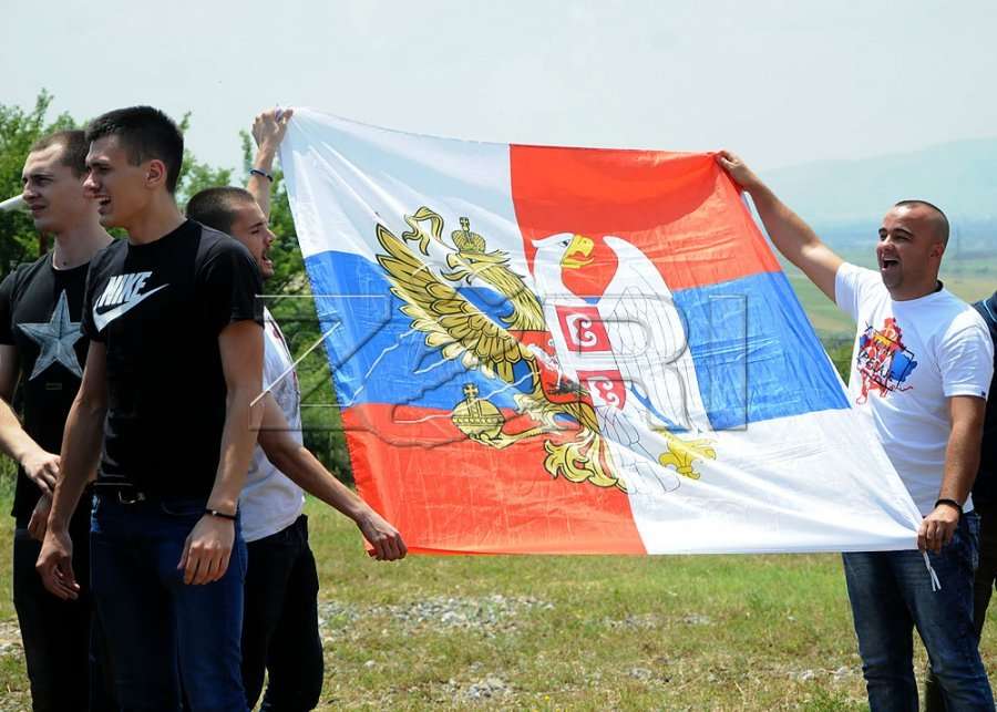 Incident nga dy serbë në Gazimestan, ndërhyn Policia