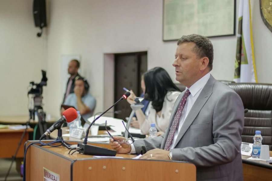 Anëtari i Bordit Ekzekutiv të FHK-së rezulton pozitiv me COVID-19
