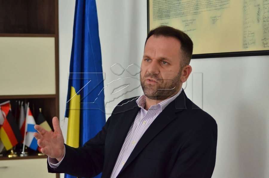 Berat Rukiqi sqaron procedurat e lëvizjes së punëtorëve në qytetet e karantinuara