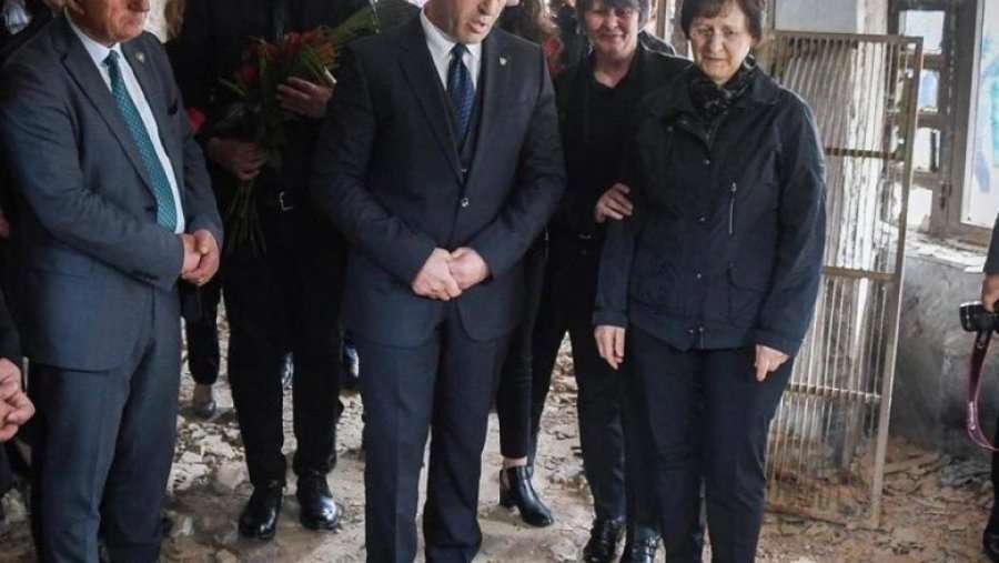Haradinaj kujton familjen Berisha nga Suhareka
