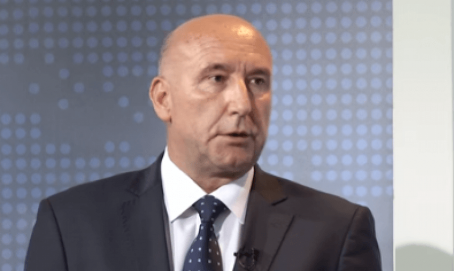 Deputeti i AAK-së: Përveç mjekëve dhe policëve, të shpërblehen edhe gazetarët