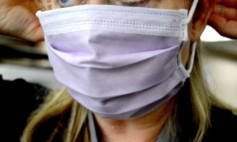 COVID-19 i shndërron qelizat e pacientit në 'fabrika të viruseve'