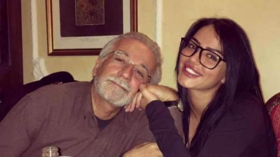 Sëmuret babai i Morenës, modelja i rri afër gjatë gjithë kohës