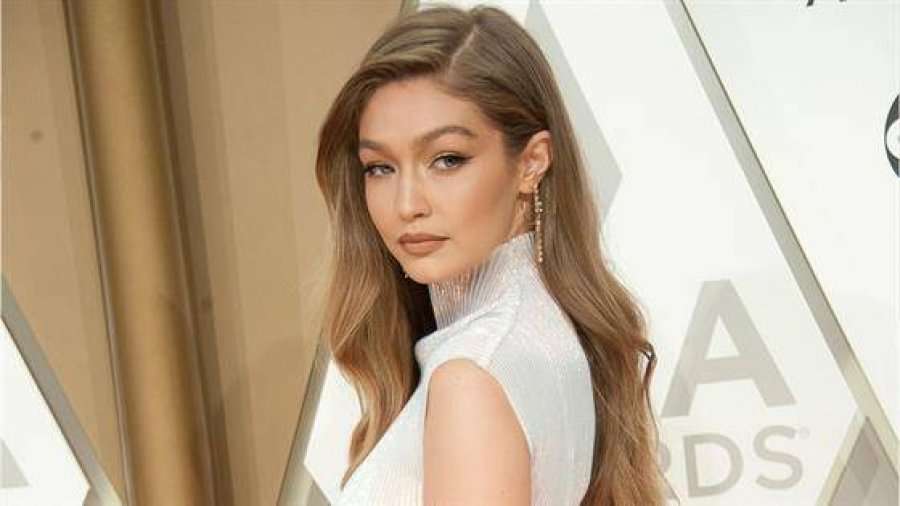 Gigi Hadid mori pjesë në këto sfilata edhe gjatë shtatëzanisë