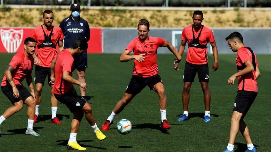 Futbollistët e Sevillas thyejnë rregullat e karantinës