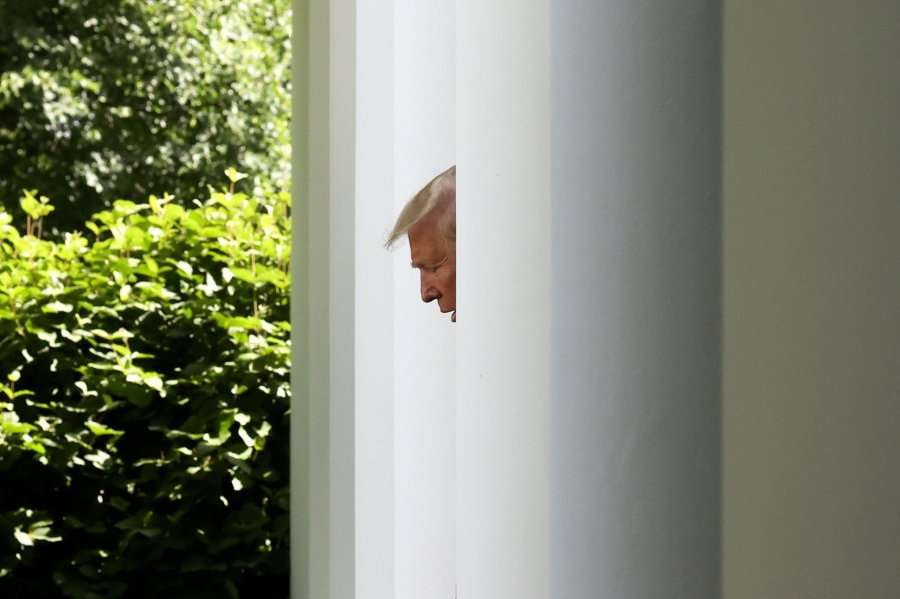 “Twitter”-i i etiketon postimet e Trumpit si të pabaza