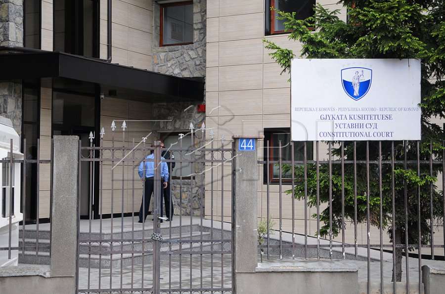 Kushtetuesja vendos në favor të Thaçit