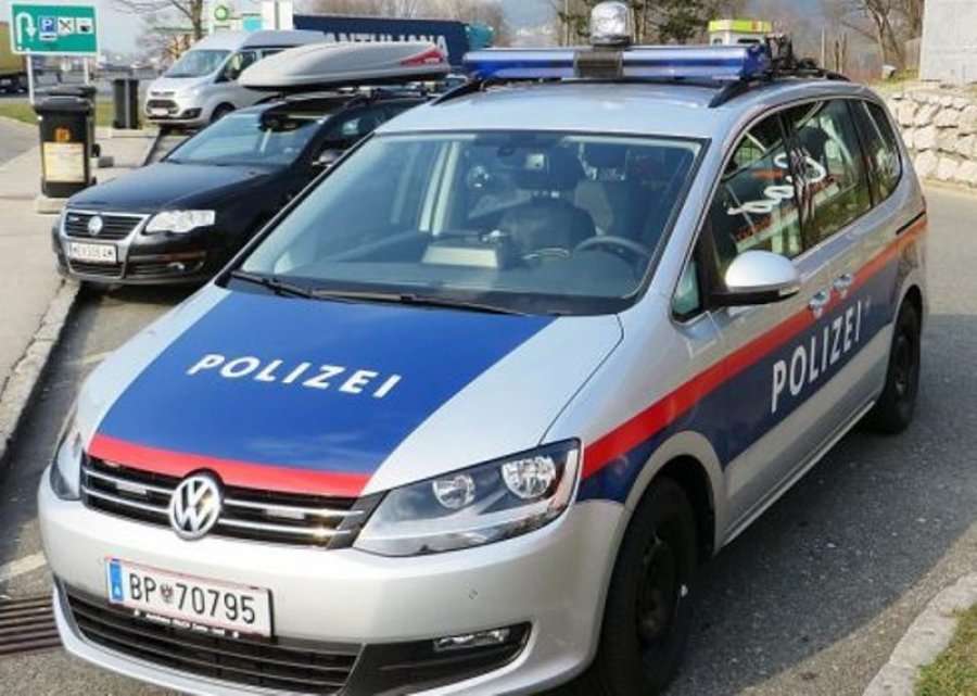 15-vjeçari kosovar provoi t’i ikte policisë austriake me motoçikletë