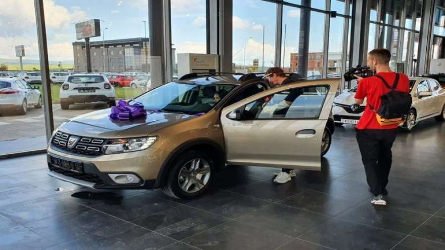 Vazhdon oferta bombastike e Auto Mitës me servisin fal ton’ jetë