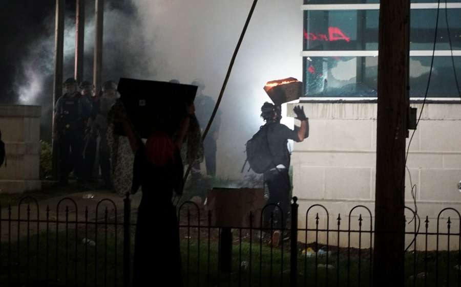 As Garda Kombëtare s’arrin t’i ndalë protestat e dhunshme në SHBA