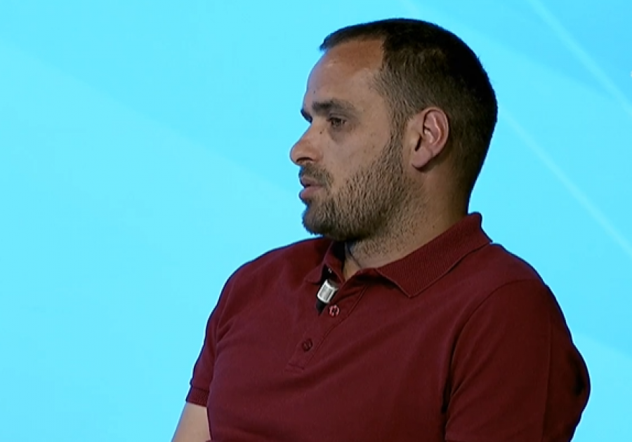 Debatik Curri i reagon Ismet Munishit: FFK-ja nuk i ka lënë 22 xhiro, por më shumë