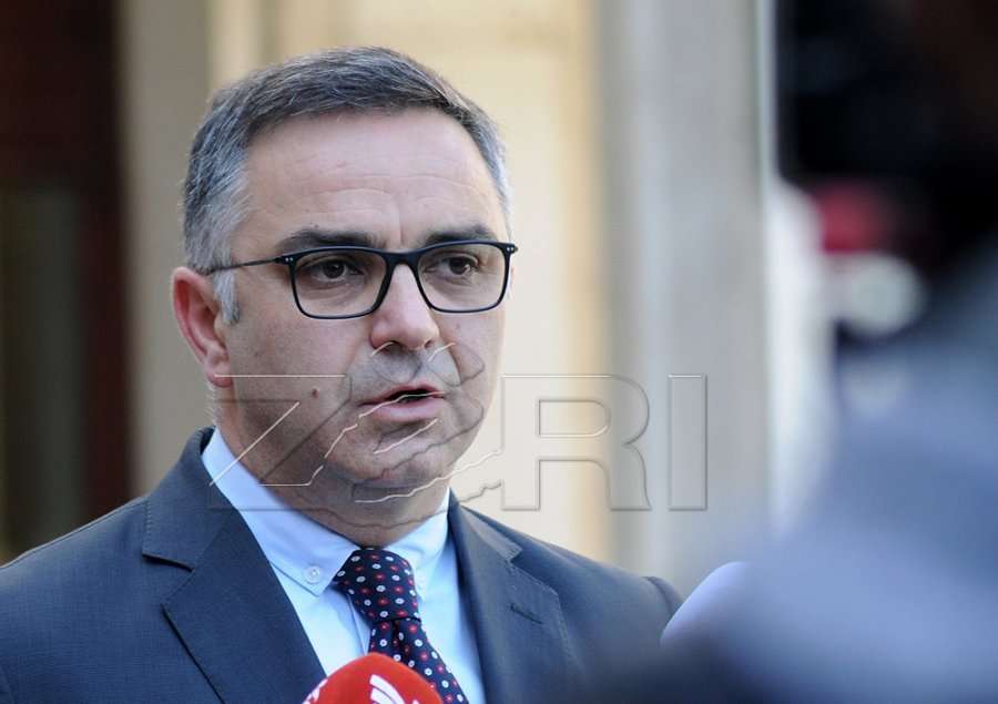Besnik Tahiri i kërkon falje Saranda Bogujevcit