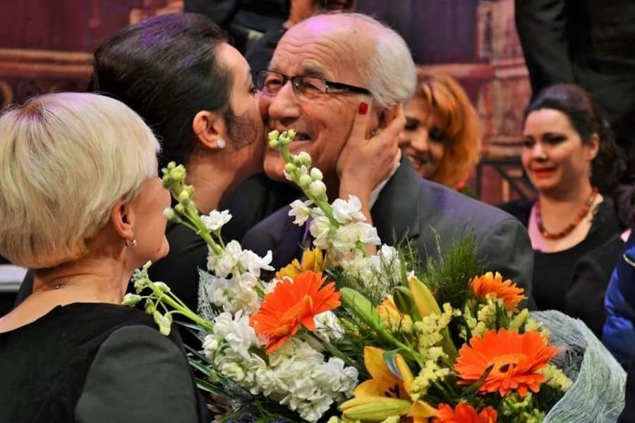 Arti në zi, ndahet nga jeta dirigjenti i njohur