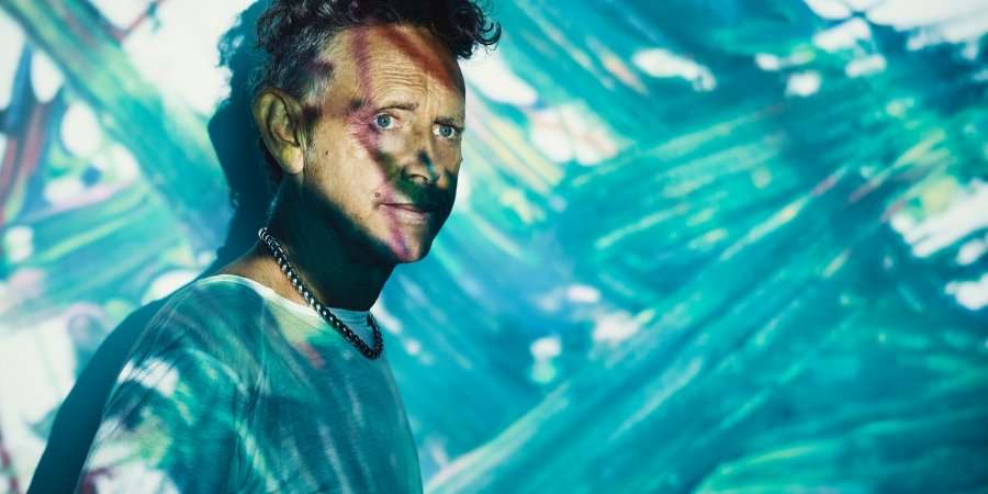 Martin Gore i “Depeche Mode” publikon këngën e re
