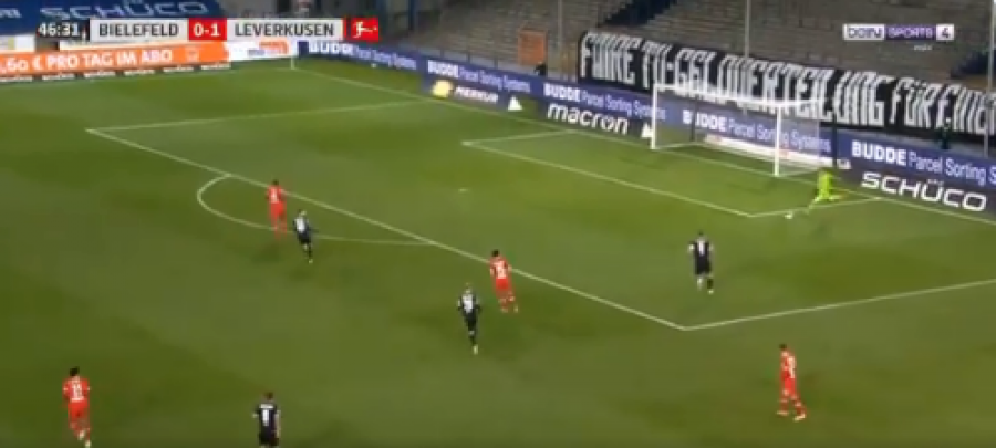 Portieri i Leverkusenit bën gabim trashanik, shënon autogol qesharak në Bundesliga