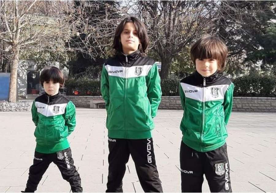 Tre futbollistët përshëndeten me shokët e skuadrës, nesër udhëtojnë drejt migrimit në Gjermani