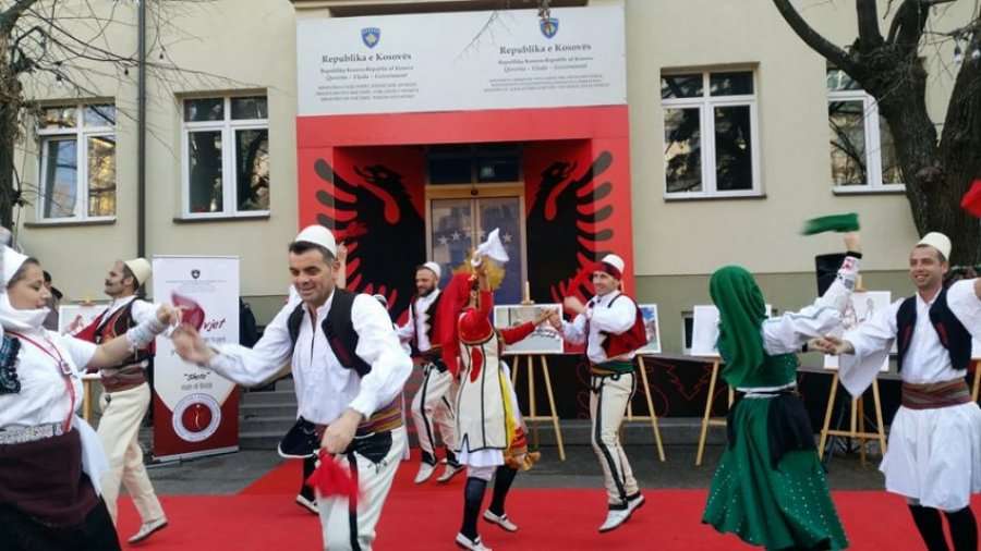 Ansambli “Shota” përformon para MKRS-së, përcillen edhe nga Hoti e Dumoshi