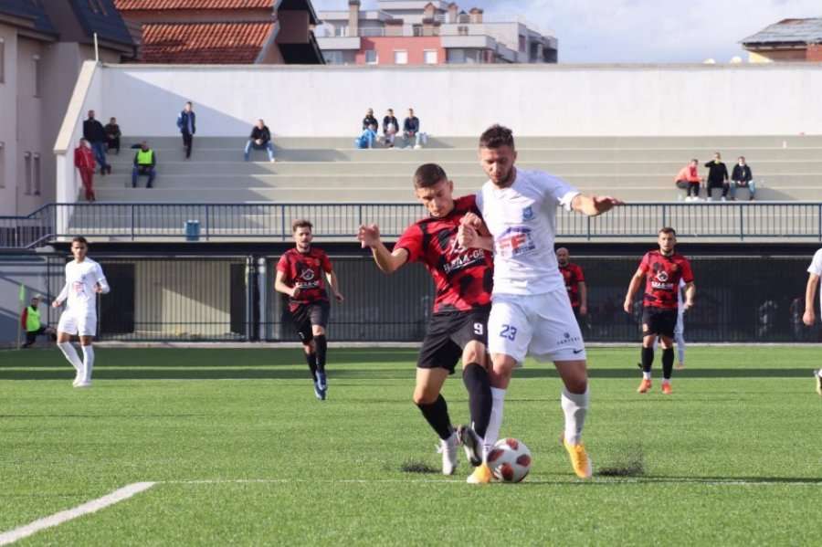 SUPERLIGA LIVE: Zhbllokohet ndeshja Drenica - Llapi në minutat e fundit