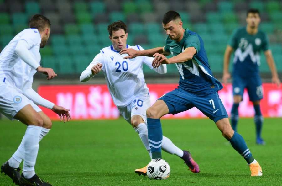 Futbollisti slloven para ndeshjes në 'Fadil Vokrri ...