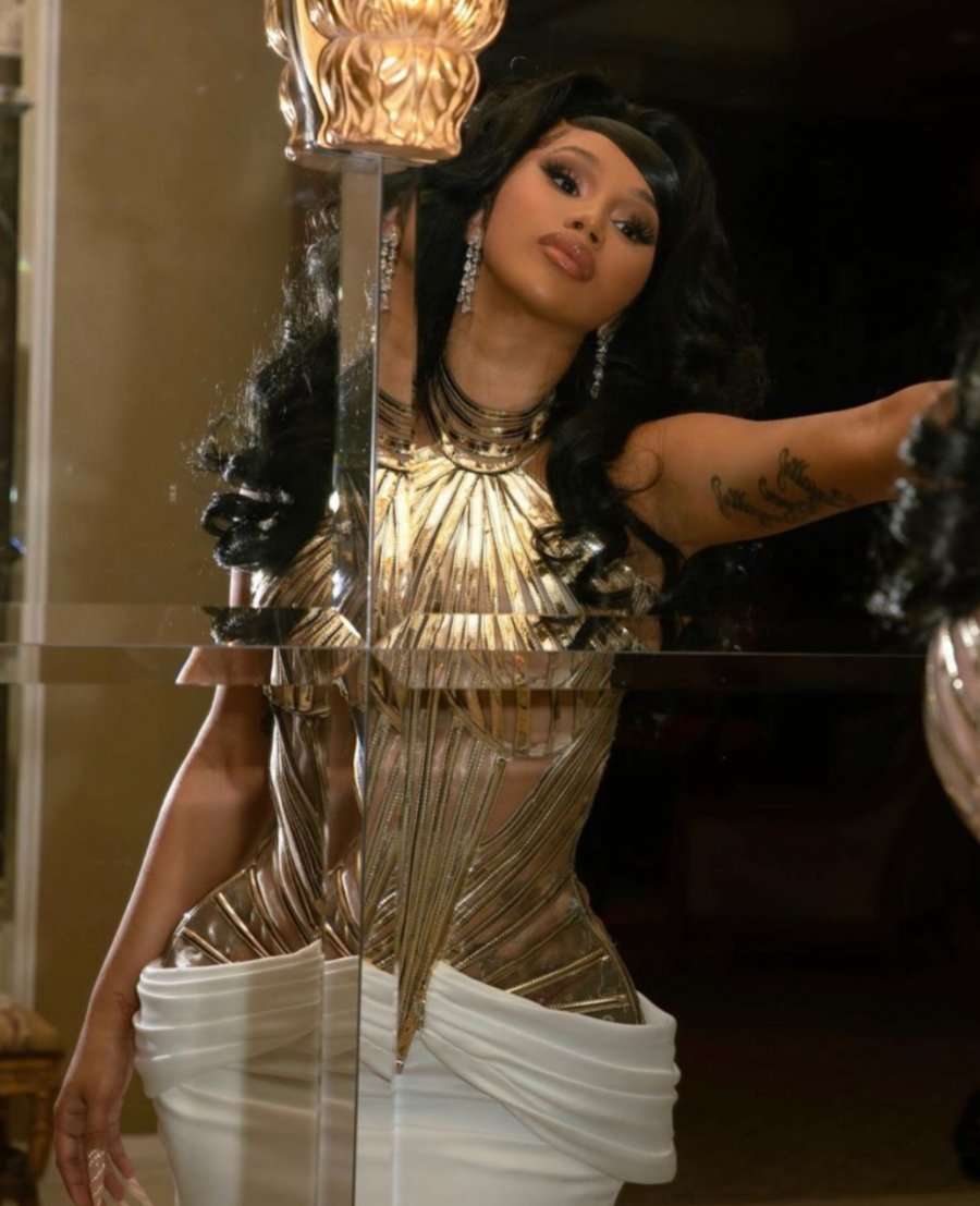 Cardi B vishet nga disenjatorja kosovare
