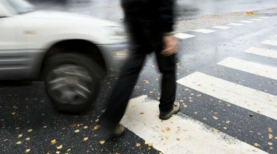 Vetura godet një këmbësor në Fushë Kosovë