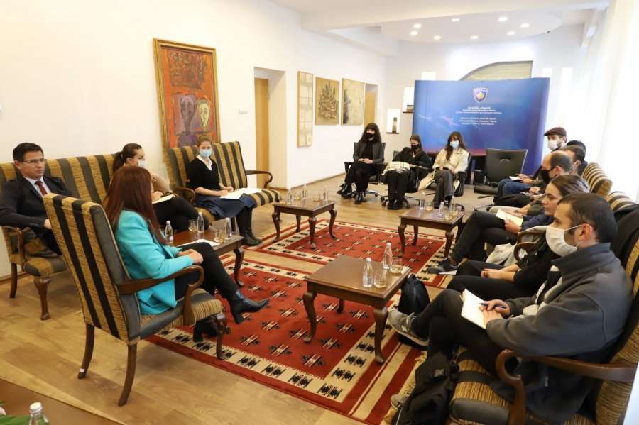 Dumoshi: MKRS-ja do të përkrahë artistët dhe krijuesit e pavarur nga fondi emergjent
