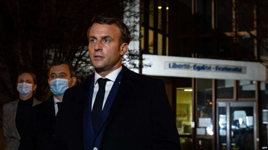 Macron e quan “sulm terrorist islamik” vrasjen mësuesit në Paris