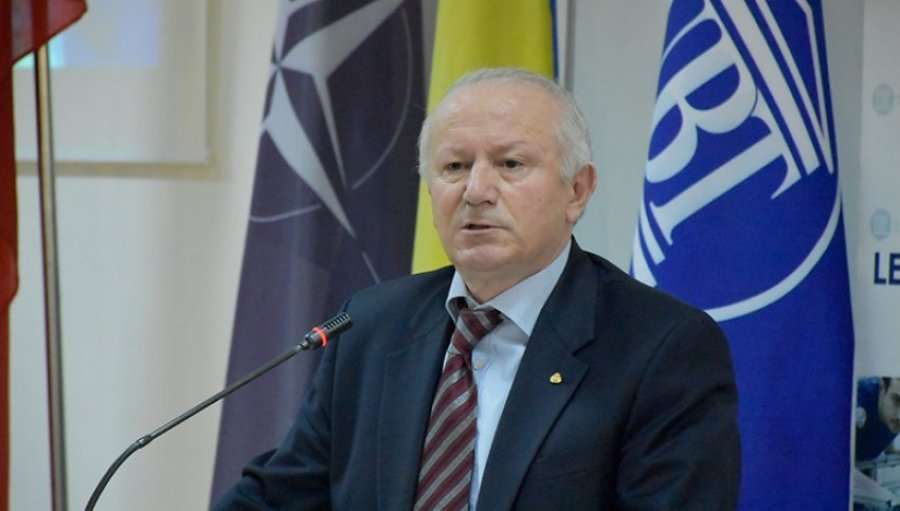 Diplomati që u kujton shqiptarëve se janë popull me vlerë, por duhet të votojnë udhëheqës të vërtetë