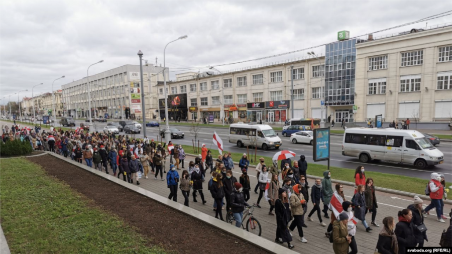 Të paktën 15 të arrestuar në marshin e organizuar në Minsk