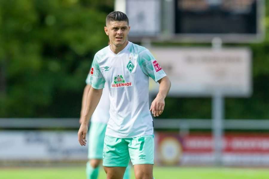 Milot Rashica kalon te Leverkuseni në janar, vjen reagimi i ashpër i tifozëve të Aston Villës