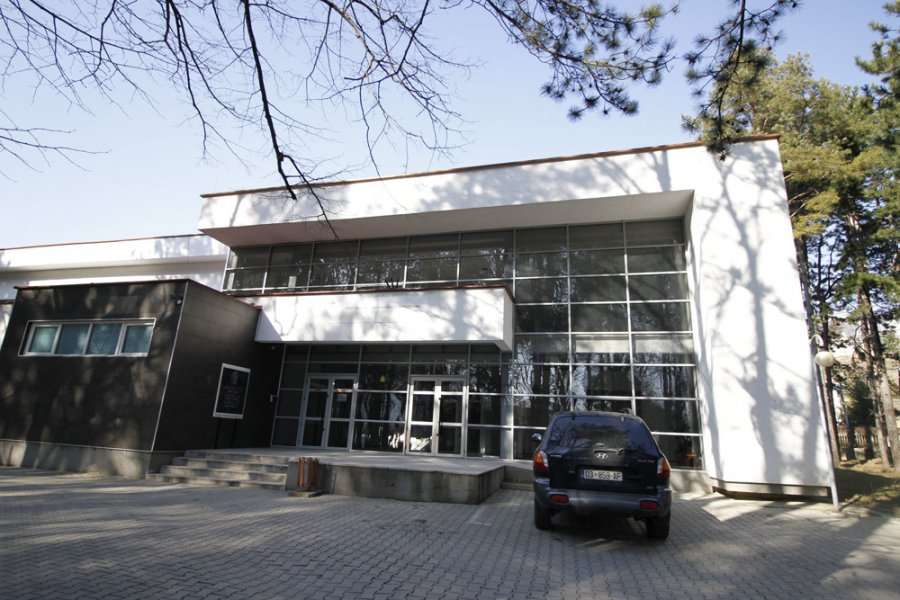 Në Spitalin e Pejës 24 pacientë me COVID-19, 6 nga ta në gjendje më të rëndë