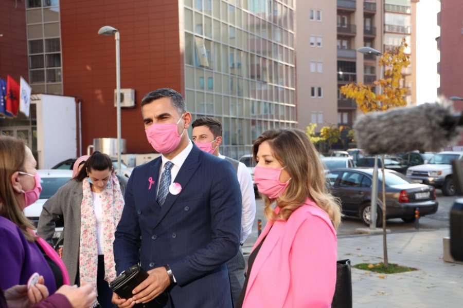 Vushtrria organizon aktivitet për ndërgjegjësimin për kancerit të gjirit