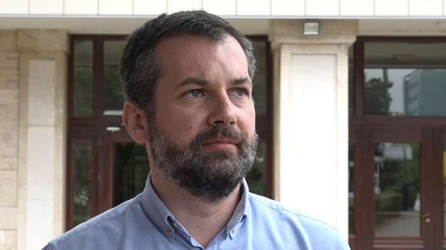 Çeku për artistët: Pjesën më të mirë të imazhit të Kosovës e keni krijuar ju