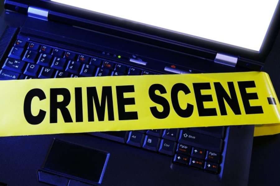 Policia e Kosovës bashkë me FBI-në arrestojnë tre persona për krime kibernetike