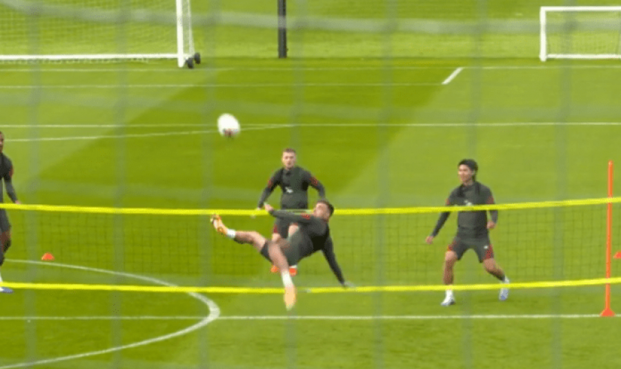 Xherdan Shaqiri dhuron spektakël në stërvitjet e Liverpoolit