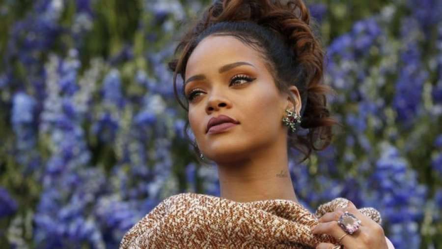 Fansat e duan Rihannan si presidente të ardhshme të Barbados