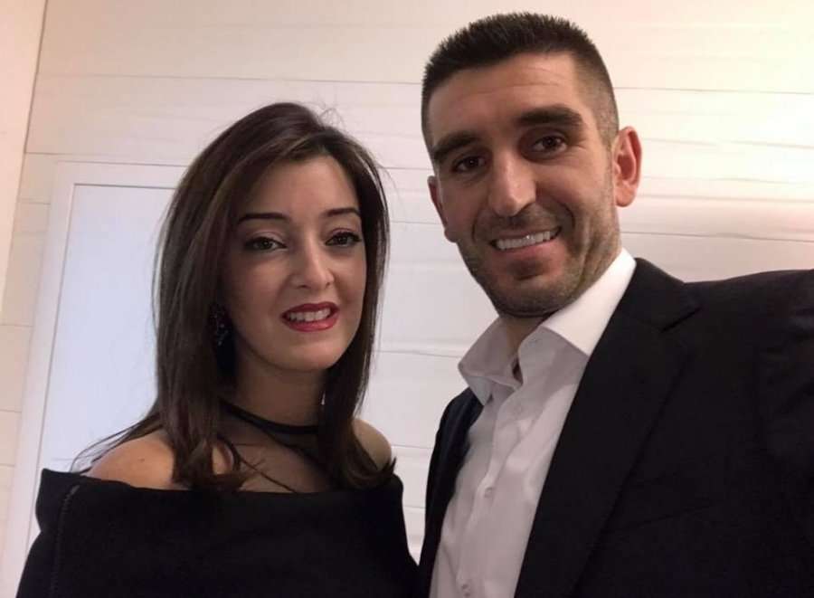 Gëzim në familjen Dallku, Armendi bëhet baba: Falënderimi i takon Zotit që na begatoi me një djalë