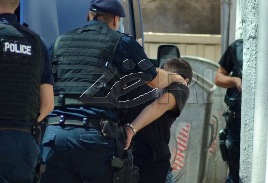 Përfshihen në rrahje masive, 8 të lënduar dhe 4 dërgohen në mbajtje
