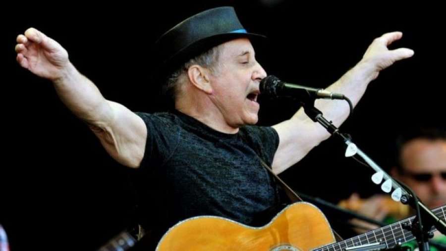 Paul Simon shet katalogun 60-vjeçar të këngëve të tij