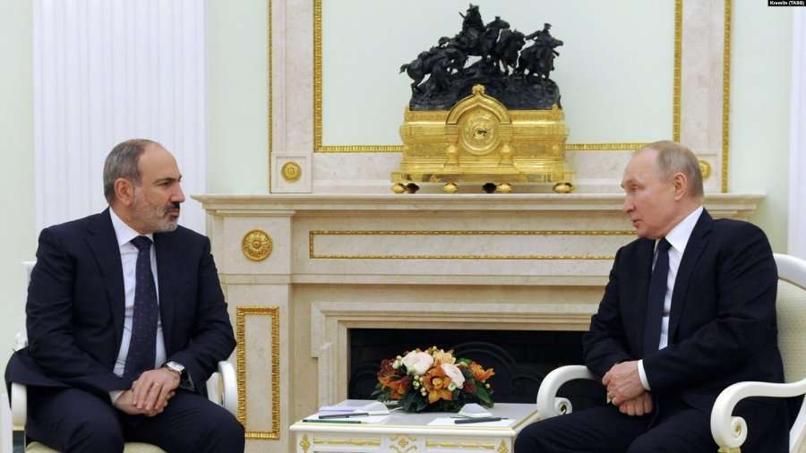 Lideri armen i kërkon ndihmë Putinit për të burgosurit e luftës në Azerbajxhan
