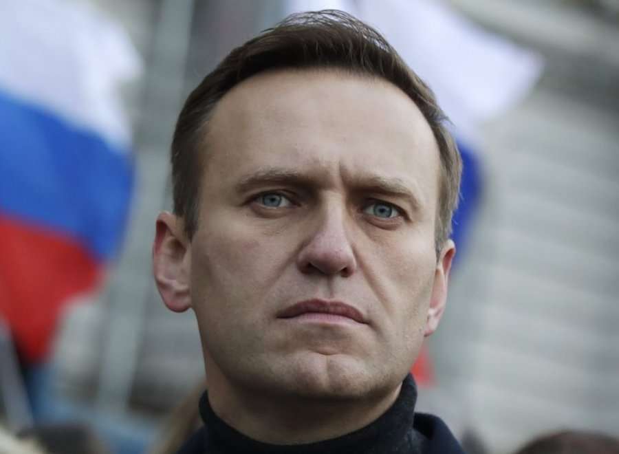 Alexei Navalny “po humb ndjesinë në këmbë dhe duar”
