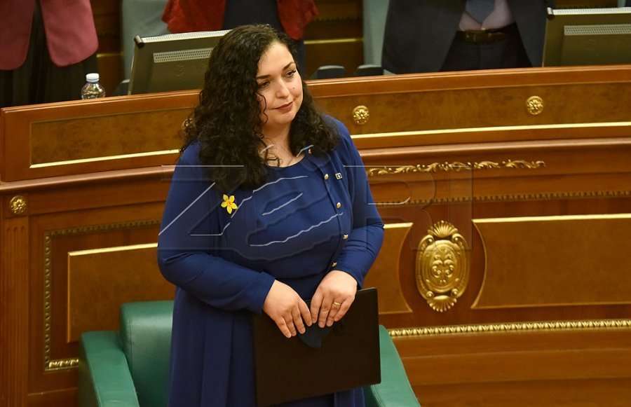Presidentja Osmani u “gozhdua” se nuk e përmendi UÇK-në, por jo edhe Haradinaj, Hoxhaj e Kurti që vepruan ngjashëm