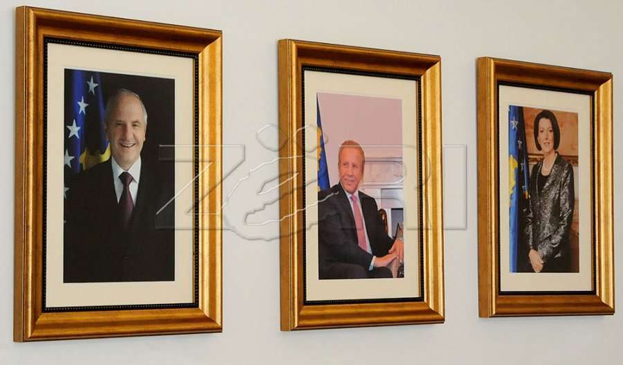 Osmani takon ish-presidentët e Kosovës