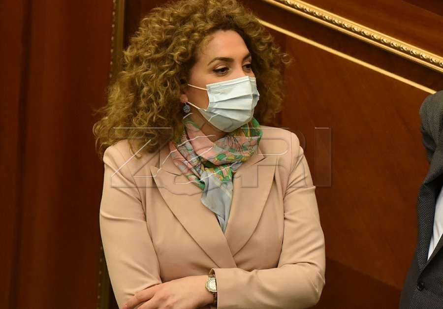 Deputetja e AAK-së thotë se pandemia është betejë e përbashkët e të gjitha partive politike