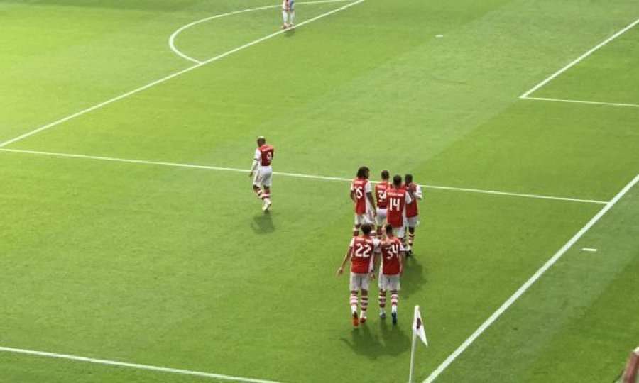 Xhaka shënon dhe gabon te goli i fitores së Chelseat kundër Arsenalit në miqësore
