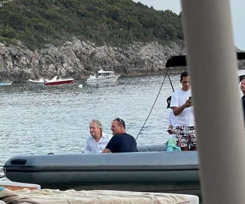 Goran Bregoviqi mbërrin në jug të Shqipërisë, pushon me Richard Grenellin