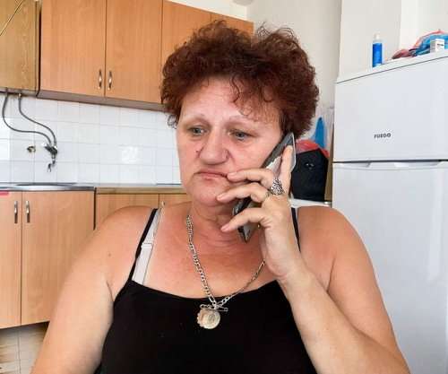 AFP-ja për Gashiqin: Serbja sfidon kundërshtimin për t’u kthyer në shtëpinë e saj në Gjakovë